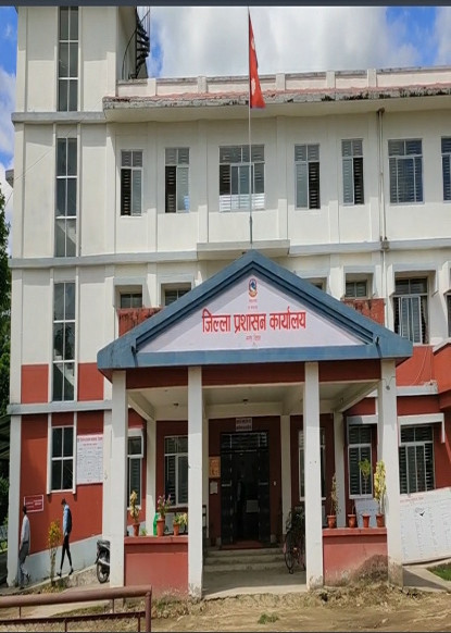 चितवनमा ६ मेडिकललाई कारबाही