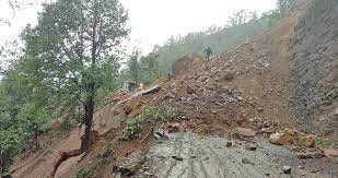 पहिरोले अबरुद्ध भीमदत्त राजमार्ग सुचारु
