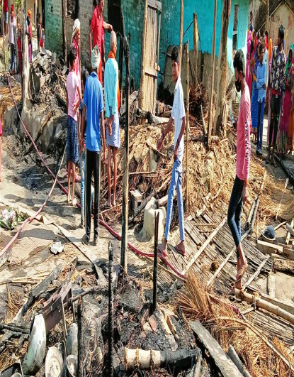सर्लाहीमा १३ घर जलेर नष्ट
