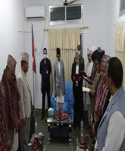 सुदूरपश्चिम सरकारको मन्त्रिपरिषद् पुनर्गठन, नयाँ मन्त्रीले लिए शपथ