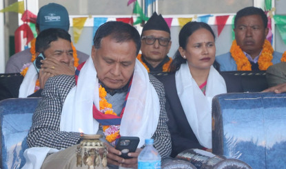 मैले देशकै नेतृत्व लिने तयारी गर्दैछु : घिसिङ