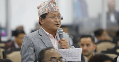 अस्पतालका भवन बने, तर सेवा किन चलेन? सांसद केरुङको प्रश्न