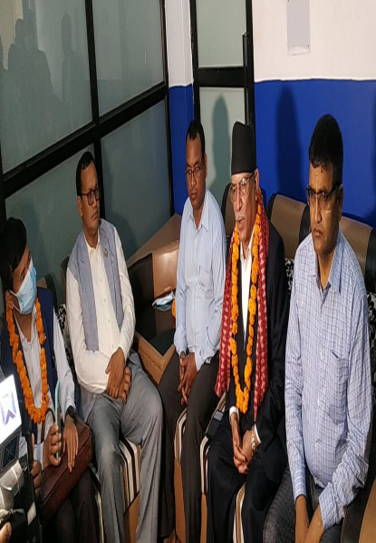 प्रधानमन्त्रीको सल्लाहमै गभर्नर हटाइएको हो, अर्थमन्त्रीको मात्रै दोष छैन : प्रचण्ड