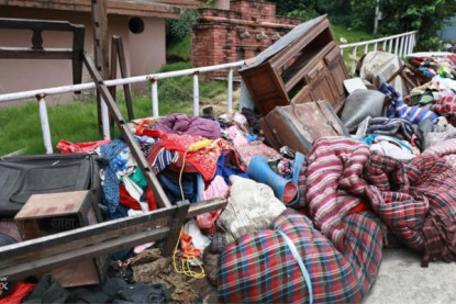 दशरथ रंगशालामा अझै थन्किएका सुकुम्बासीका सामान