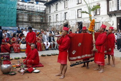 आज बडादसैँको सातौँ दिन, घरघरमा फूलपाती भित्र्याइँदै