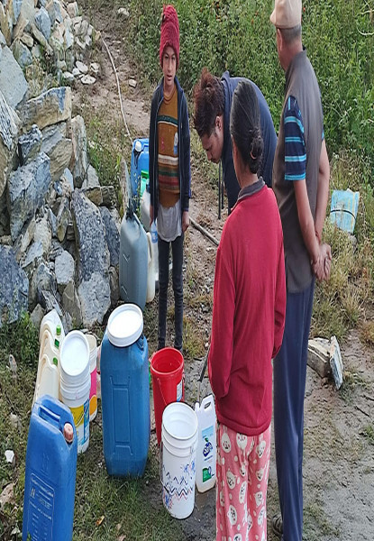 बाढी पहिरोले पानीका मुहान बगाउँदा खानेपानीको हाहाकार