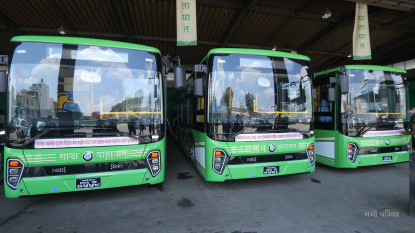 काठमाडौँमा आजदेखि रात्रिकालीन बस सेवा सुरु, दुई रूटमा गुड्नेछन् साझाका बस