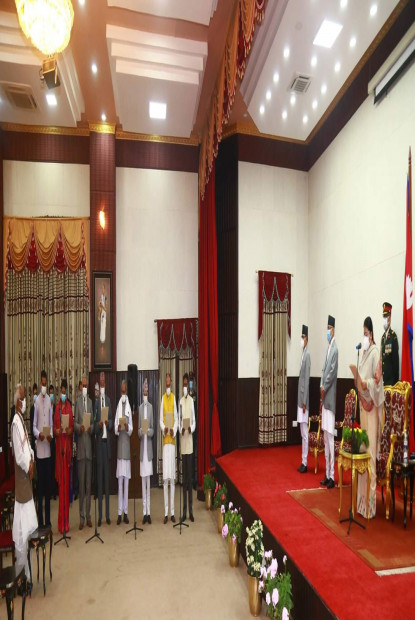 पुर्नगठित मन्त्रिपरिषदका मन्त्रीहरुले लिए सपथ