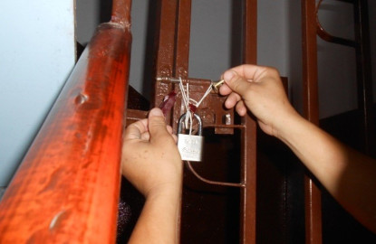 मकवानपुरका दुई उद्योगमा सिलबन्दी