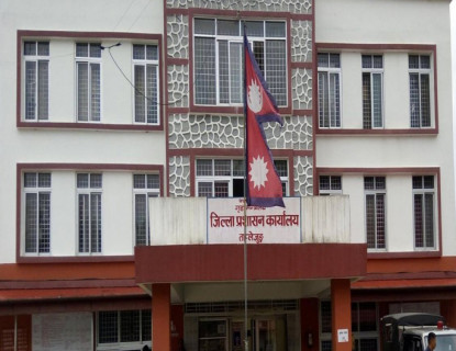 बोतलमा पेट्रोल नबेच्न प्रशासनको चेतावनी