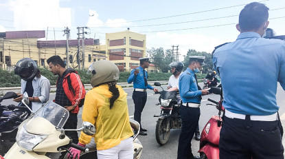 ६ महिनामा ३९ हजारलाई मापसे कारबाही, चार करोड राजश्व सङ्कलन