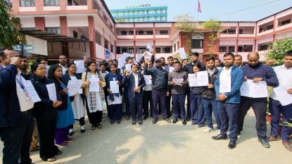 सव-इन्जिनियर यादवको हत्याको विरोधमा जनकपुरका कर्मचारीले गरे ‘पेन डाउन’