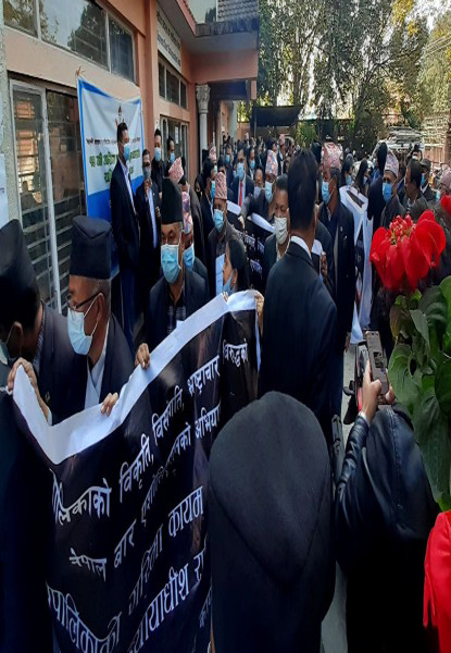 सर्वोच्चमा बारको धर्ना जारी