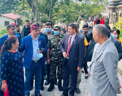 पशुपतिमा सरसफाइमा ध्यान दिन पर्यटनमन्त्री श्रेष्ठको निर्देशन