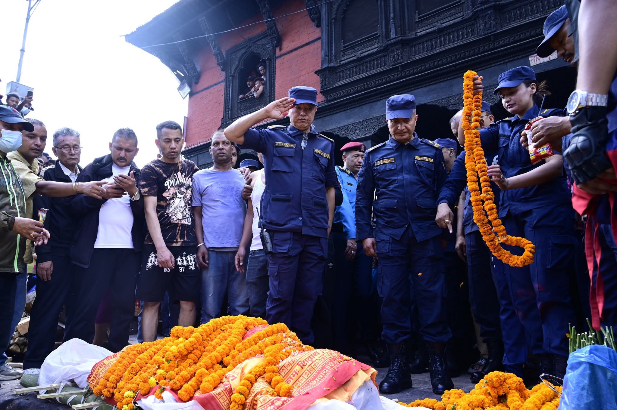आन्दोलनमा ज्यान गुमाएका प्रहरी परिवारलाई १० लाख रुपैयाँ राहत