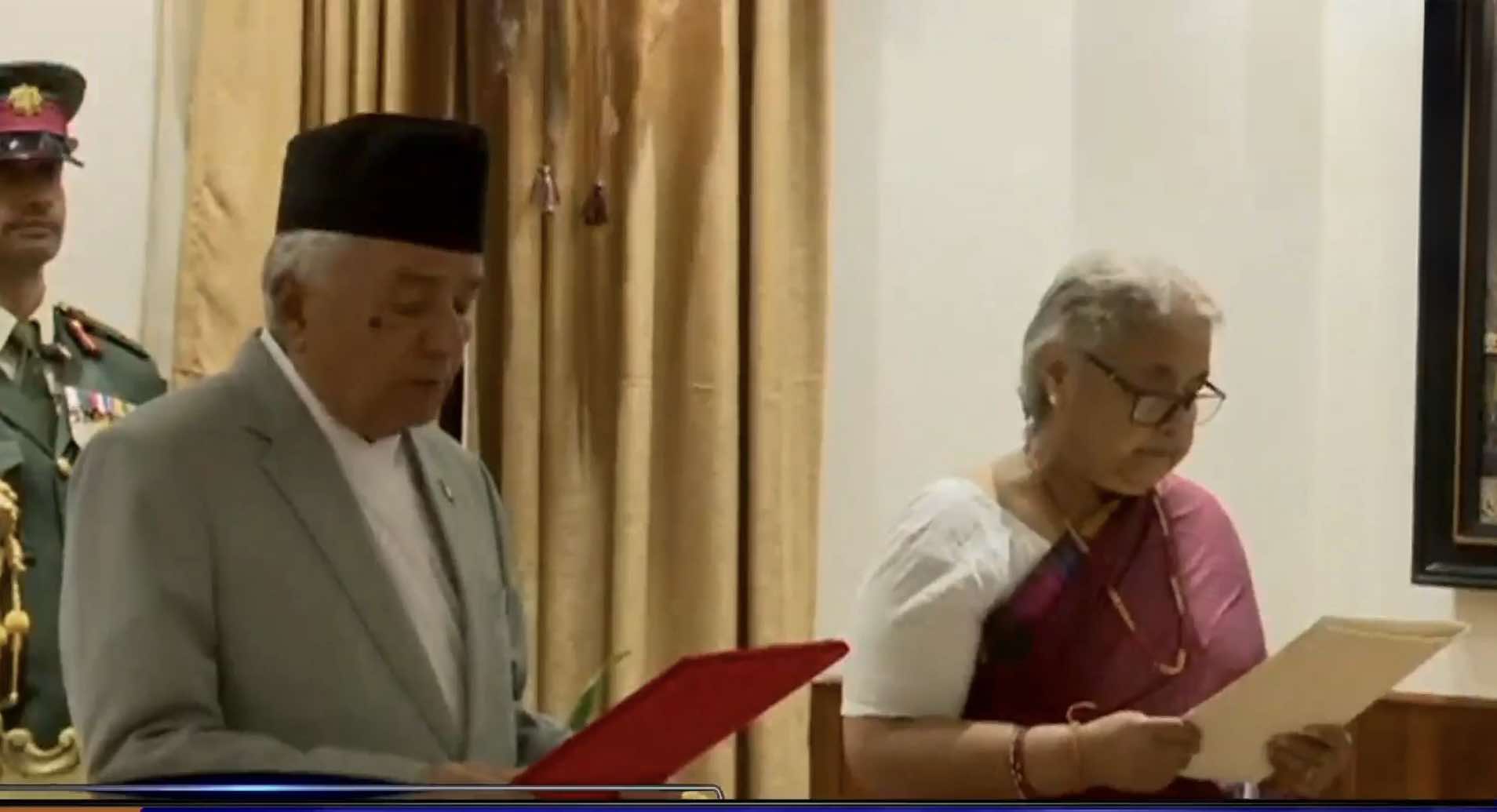 नवनियुक्त प्रधानमन्त्री कार्कीले लिइन् शपथ