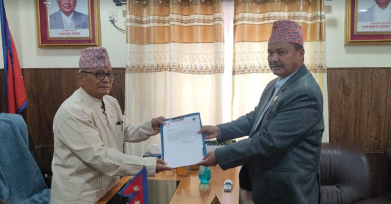 लुम्बिनीको मुख्यमन्त्रीमा कांग्रेसका डिल्लीबहादुर चौधरीद्वारा दाबी पेश