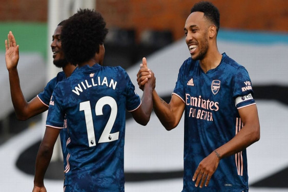 आर्सनलद्धारा फुलहम ३–० गोल अन्तरले पराजित 