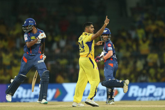 आईपीएल क्रिकेटमा चेन्नइले लखनउलाई १२ रनले हरायो