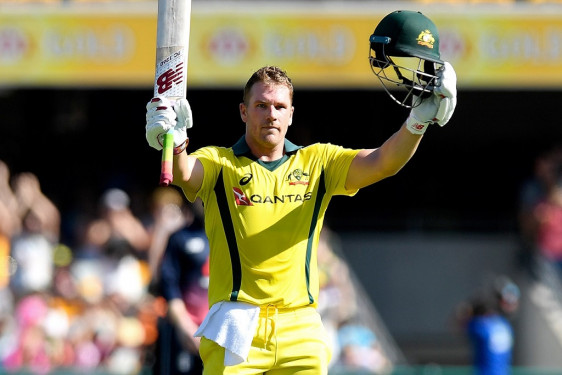 भारतविरुद्ध अष्ट्रेलियाका ओपनर आरोन फिन्चको शतक