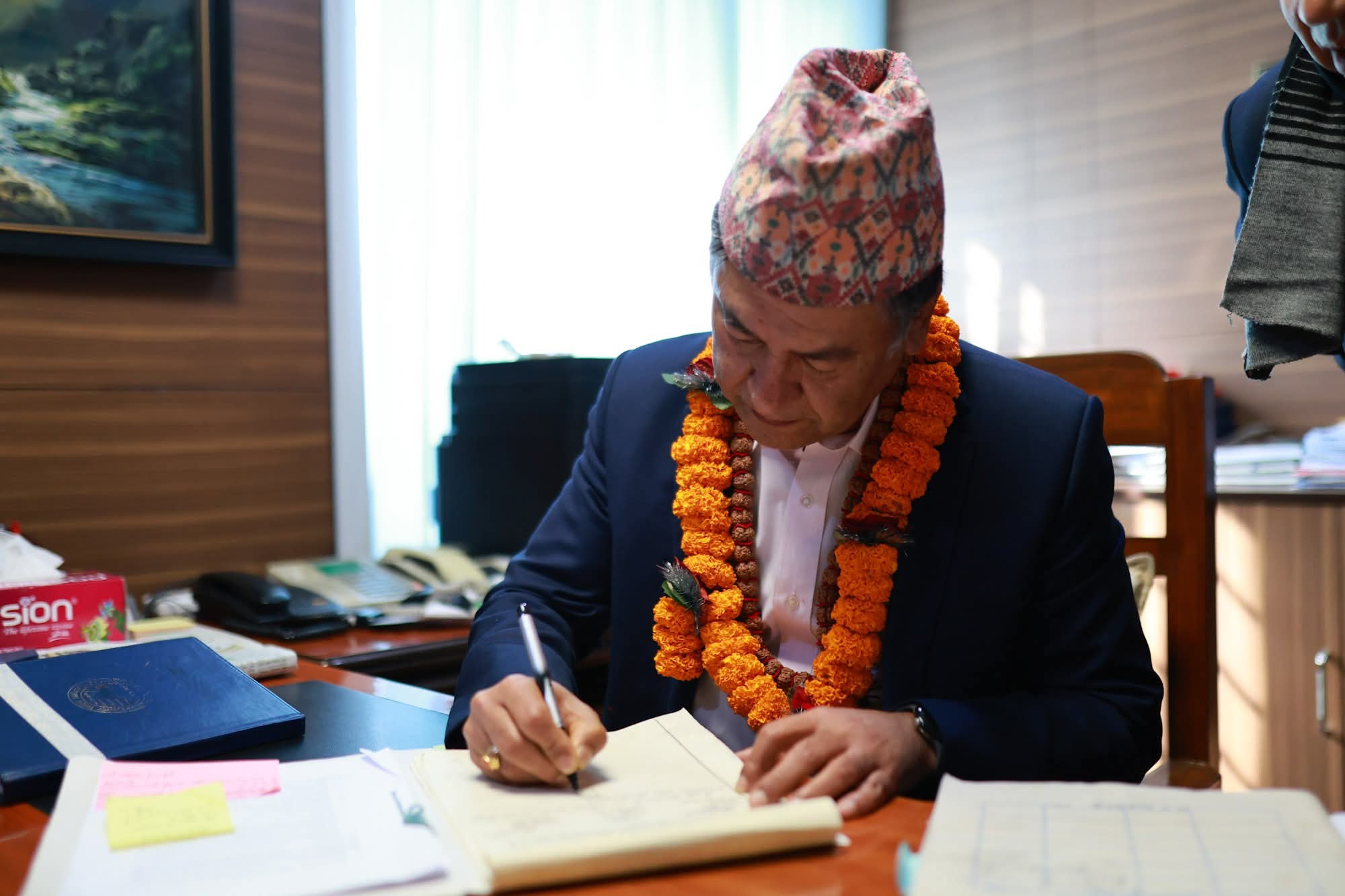 हितेन्द्रदेव शाक्यले सम्हाले प्राधिकरणको कार्यभार