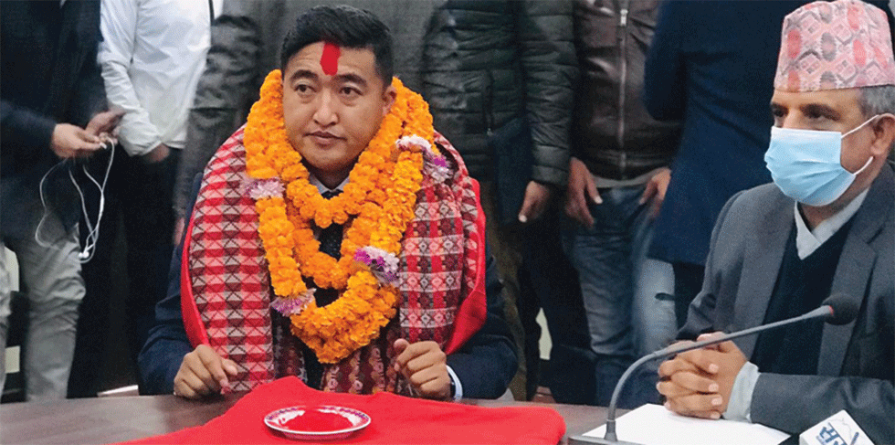 राखेप सदस्य सचिव घिसिङको शपथ