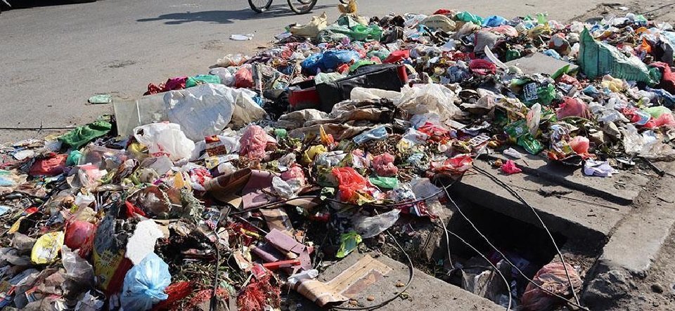 बाह्र दिनपछि उपत्यकाको फोहाेर उठ्यो