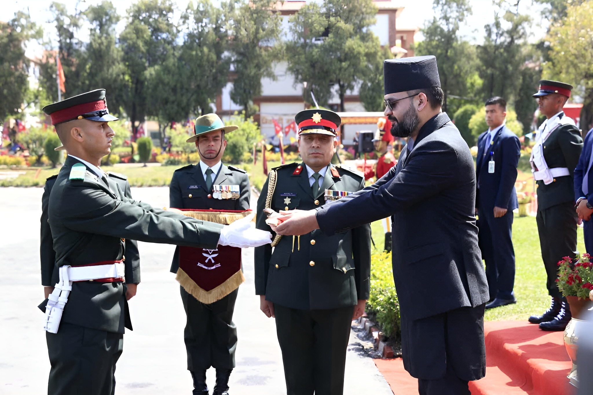 राष्ट्र सेवामा समर्पित हुन प्रधानमन्त्री शाहको निर्देशन