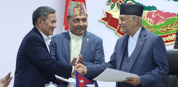 प्रधानमन्त्रीले गरे मन्त्रीहरूसँग कार्यसम्पादन सम्झौता