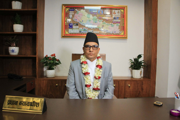 पदबहालीपछि नवनियुक्त प्रधानन्यायाधीश डा.शर्मा भन्छन्,‘कसैसँग सम्झौता गर्दिन’