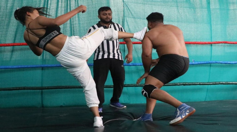 अन्तर्राष्ट्रिय महिला रेस्लिङ आज हुँदै
