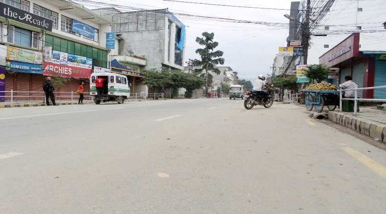 नेपाल बन्दका कारण बिहानैदेखि यात्रुलाई सास्ती