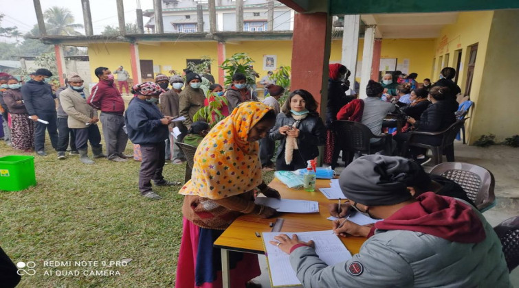 निःशुल्क स्वाथ्य शिविरमा चार सयले लिए सेवा
