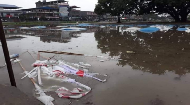 भरतपुरमा सत्तारुढ गठबन्धनले आयोजना गरेको आम सभास्थल जलमग्न