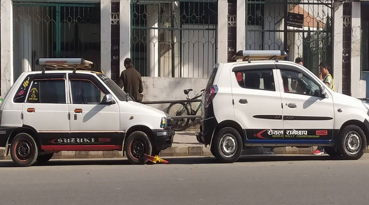 ४३ ट्याक्सी चालकमाथि कारबाही