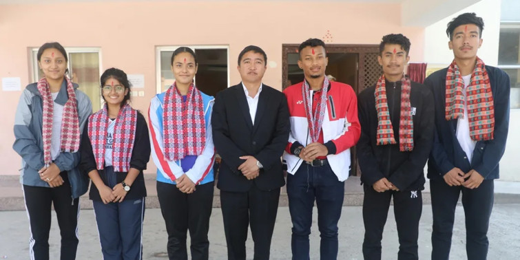 ब्याडमिन्टन टोली भारत जाँदै