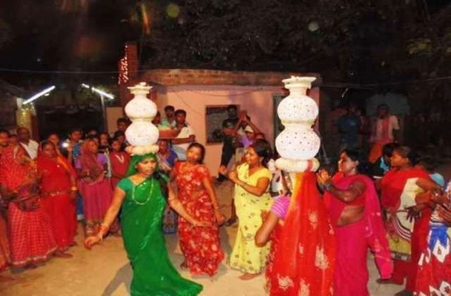 मिथिलामा हराउँदै दशहारा पर्वको लोक परम्परा