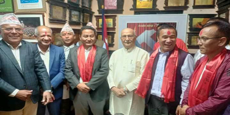 माओवादीका नेता छक्कबहादुर लामा एमालेमा प्रवेश 