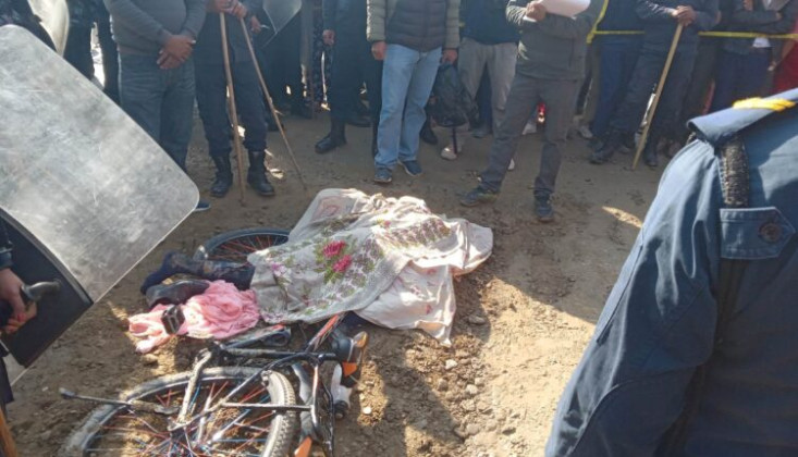 धनगढीमा ग्रेडरको ठक्करबाट १४ वर्षीया बालिकाको मृत्यु