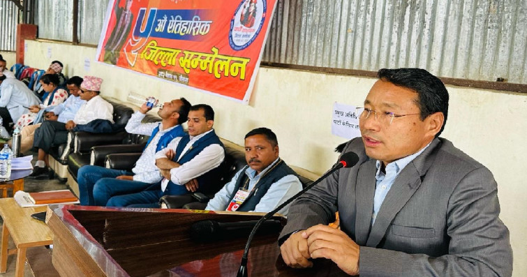 ओली सरकार असफल भइसक्यो, ढल्न मात्रै बाँकी छ : वर्षमान पुन