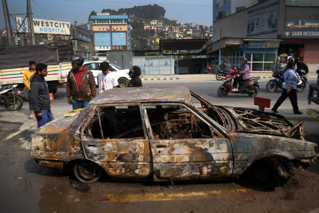 गाडीमा आगजनी गर्ने २ जना प'क्राउ