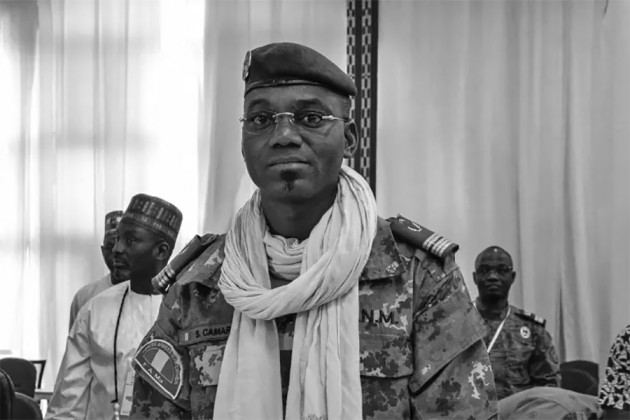 आत्मघाती ट्रक विष्फोटमा रक्षामन्त्रीको मृत्यु 