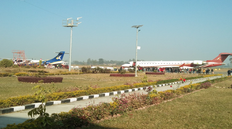 समिट एयरको जहाजमा समस्या, धनगढी विमानस्थल अवरुद्ध