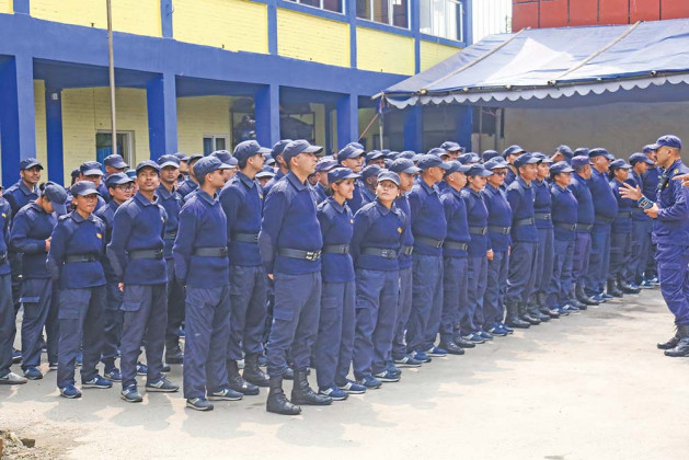 निर्वाचन प्रहरीको पोशाकमा फोटो र भिडियो खिचेर सामाजिक सञ्जालमा नराख्न निर्देशन