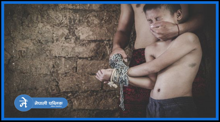 ड्रगिष्टको हर्कत– पहिला गलबन्दीले हाँतखुट्टा बाँधे अनी घिसार्दै लगे !