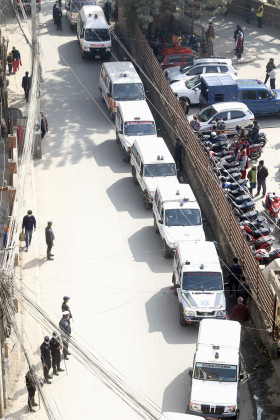 जहाज दुर्घटनाः २२ शव आफन्तलाई बुझाइयो, काठमाडौं ल्याइएका ४८ शव परीक्षण गरिँदै