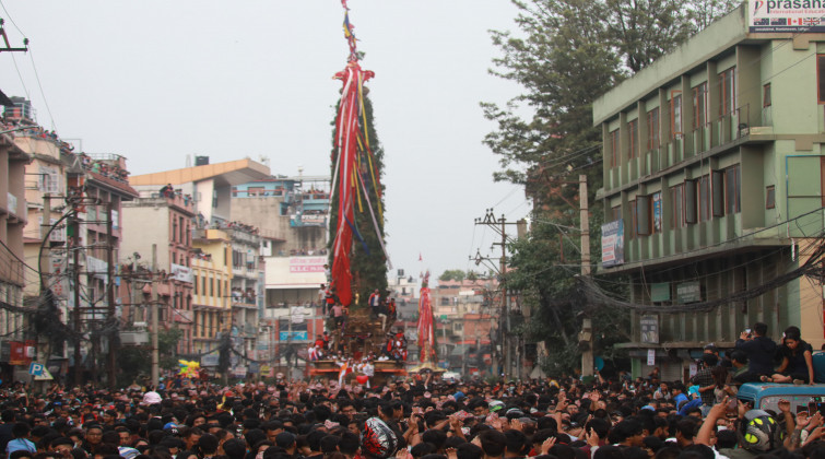 रातो मच्छिन्द्रनाथको रथ तानियो