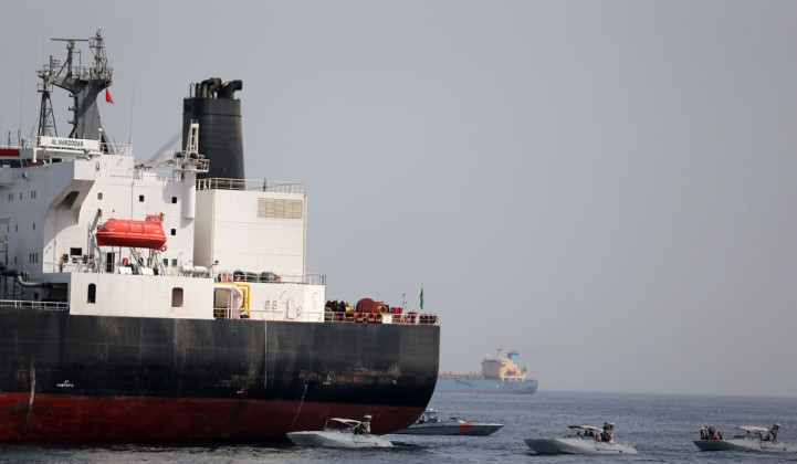 दुबई नजिकै तेल ट्यांकरमा लागेको आगो नियन्त्रणमा