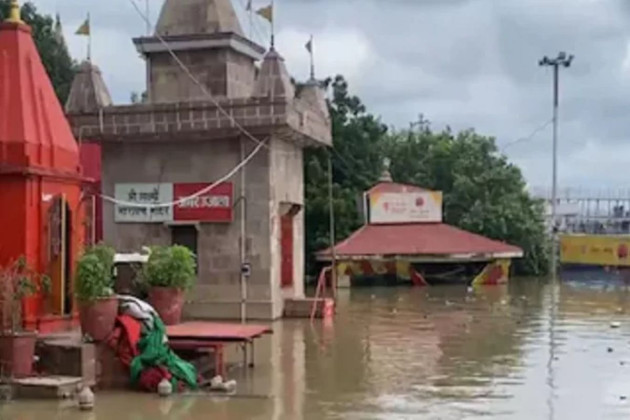 भारी वर्षाले उत्तर प्रदेश डुबानमा, ७ जनाको मृत्यु