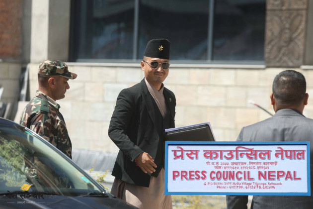 पूर्वगृहमन्त्री सुधन गुरुङद्वारा प्रेस काउन्सिलमा उजुरी